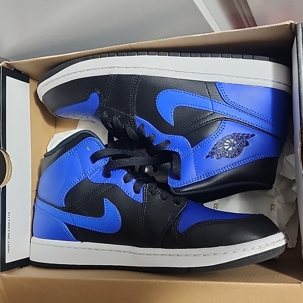 Lightly worn jordan 1s